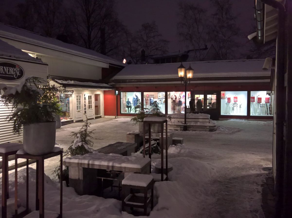 Hinterhof mit Geschäften