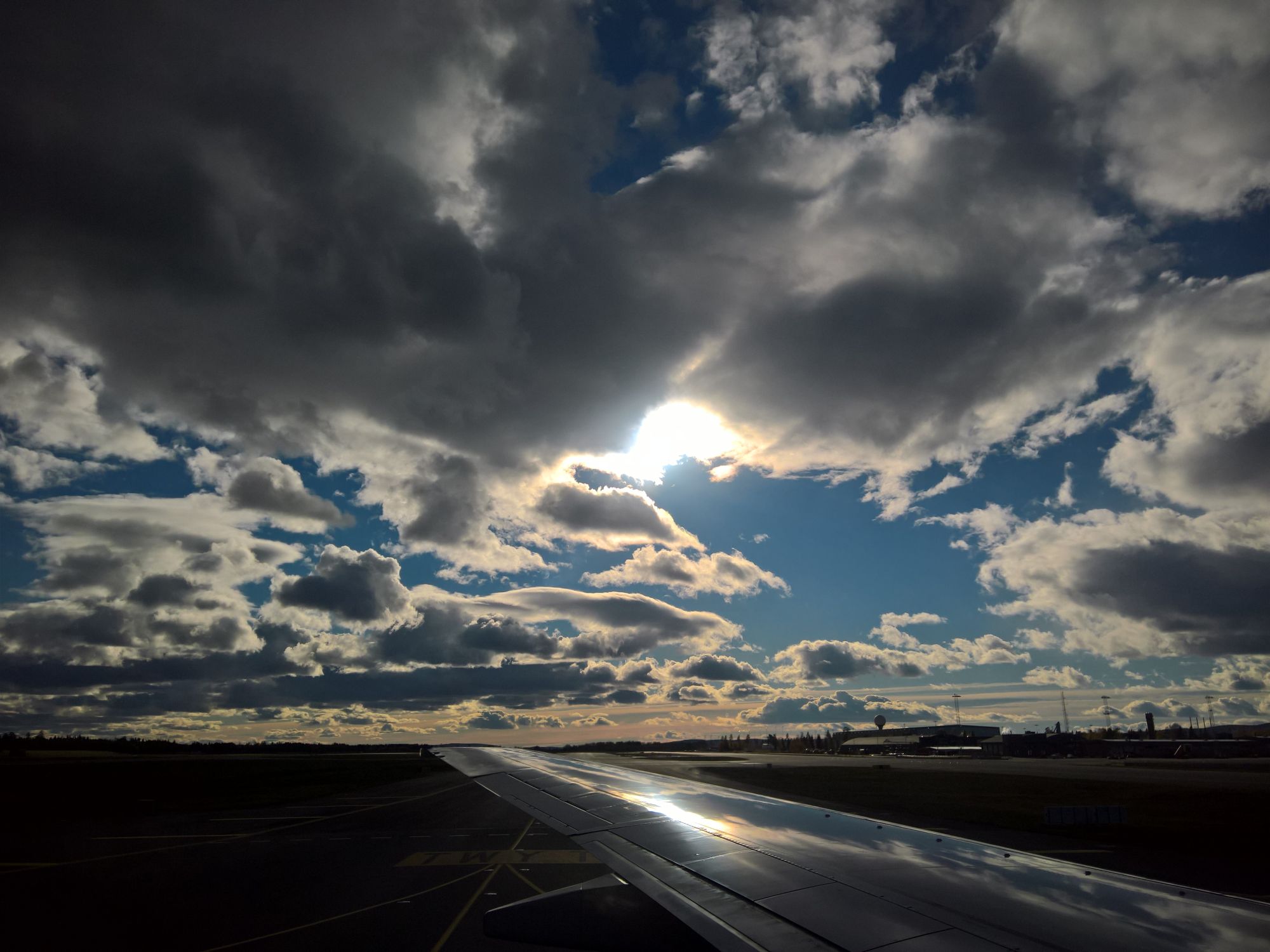 Wolken am Osloer Flughafen