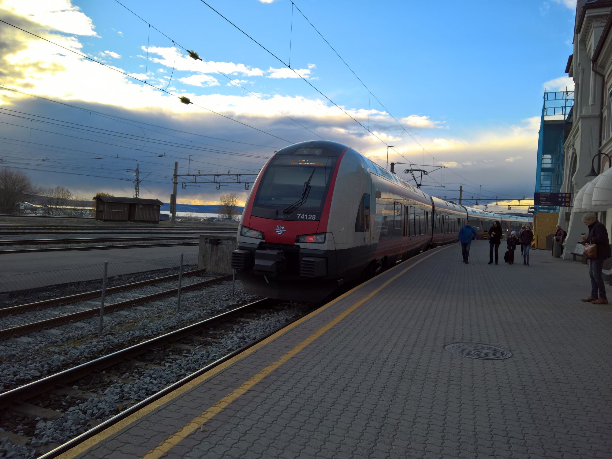 Zug der NSB von Oslo nach Lillehammer