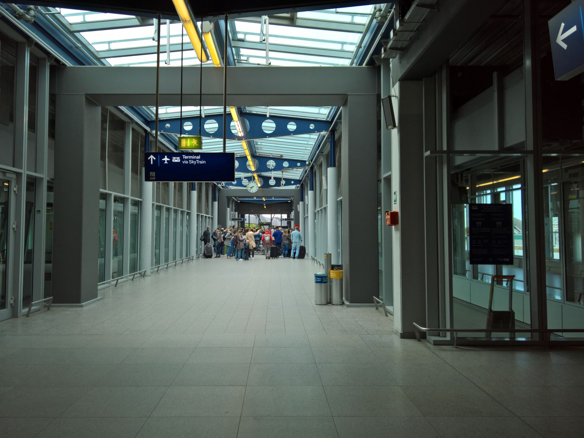 Wartebereich Skytrain