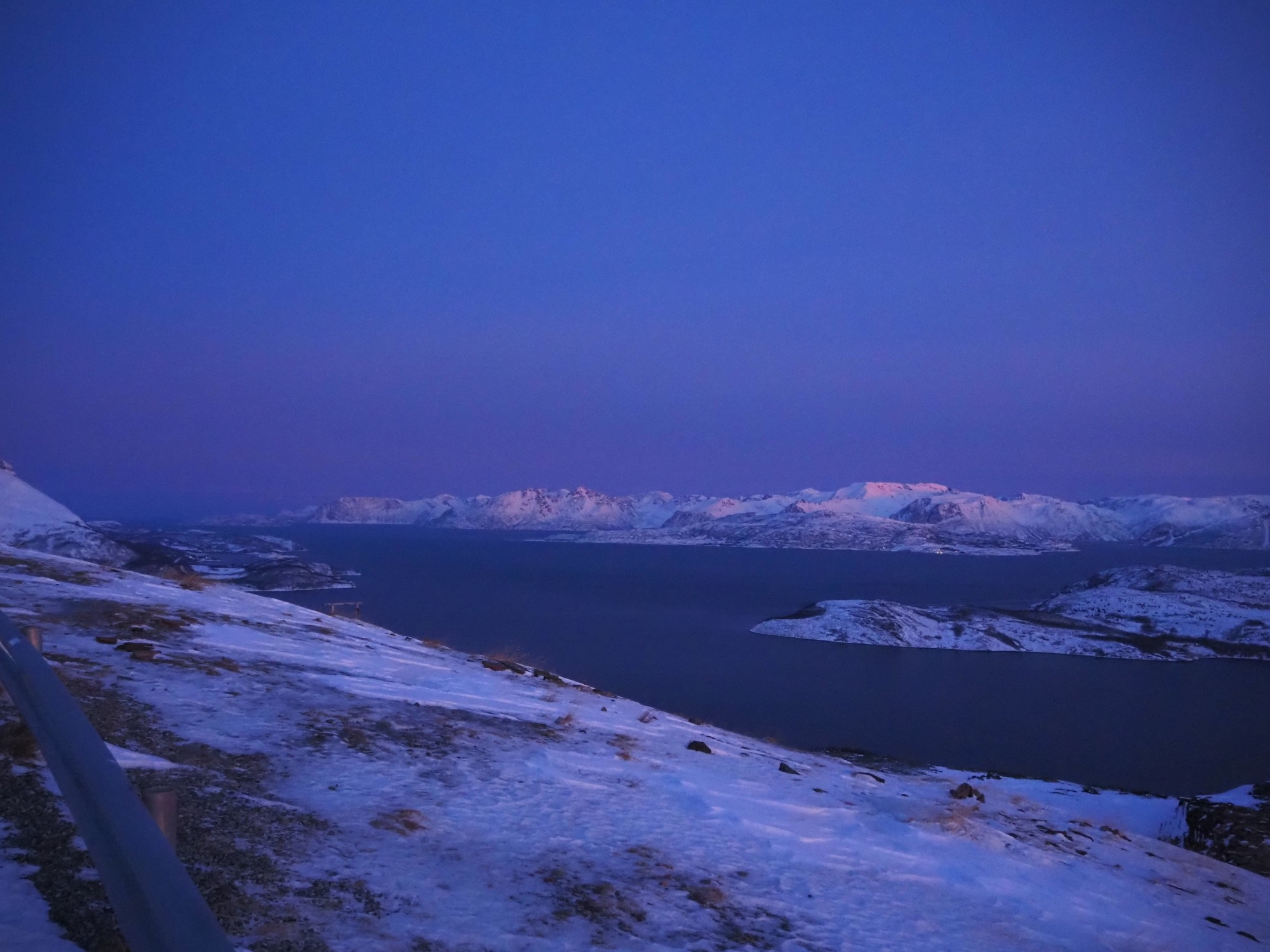 Blick den Fjord entlang